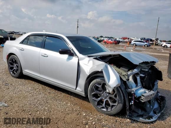 2019 Chrysler 300 Touring с VIN 2C3CCAAG8KH682943, выставлен на аукционе Copart как лот 70071455 с пробегом 42 623 миль миль и Списание • Salvage title. История ставок и продаж доступна на DreamBid. Изображение 4.