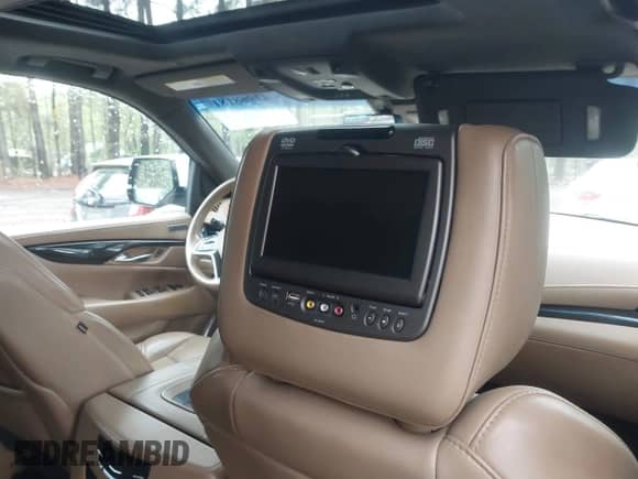 2018 Cadillac Escalade ESV Platinum с VIN 1GYS4KKJ1JR221239, выставлен на аукционе IAAI как лот 41968181 с пробегом 179 749 миль миль и . История ставок и продаж доступна на DreamBid. Изображение 20.