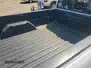 1994 GMC Sierra 1500 z VIN 1GTDC14Z0RZ532560, wystawiony jako Copart lot #63755825 z przebiegiem 292 206 mil mil oraz Szkoda całkowita • Salvage title. Historia ofert i sprzedaży dostępna na DreamBid. Obrazek 10.
