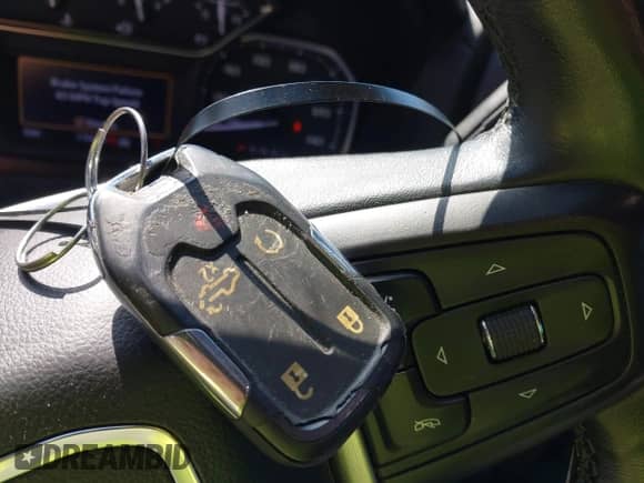 2020 GMC Sierra 1500 Elevation with VIN 1GTR9CEK0LZ154197, listed as a IAAI auction lot 41903413 with 170,434 mi miles and . Bid and sale history available at DreamBid. Image 11.