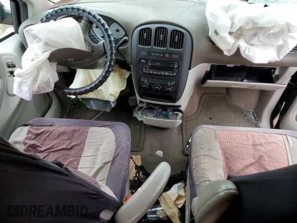 2005 Dodge Caravan SE with VIN 2D4GP24R45R242174, listed as a Copart auction lot 55390344 with 142,188 mi miles and Salvage title. Bid and sale history available at DreamBid. Image 8.