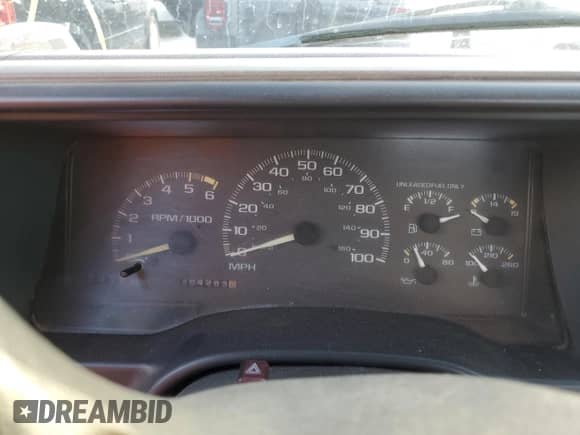 1998 Chevrolet Silverado 2500 с VIN 1GCGK24R2WZ155330, выставлен на аукционе Copart как лот 80392944 с пробегом 204 383 миль миль и На запчасти • Non repairable. История ставок и продаж доступна на DreamBid. Изображение 9.