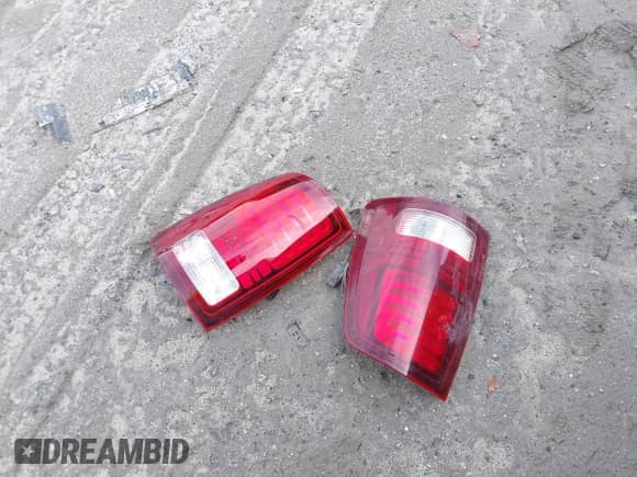 2014 Ram 1500 Express z VIN 1C6RR6FT0ES306832, wystawiony jako IAAI lot #42985013 z przebiegiem 174 624 mil mil oraz . Historia ofert i sprzedaży dostępna na DreamBid. Obrazek 12.