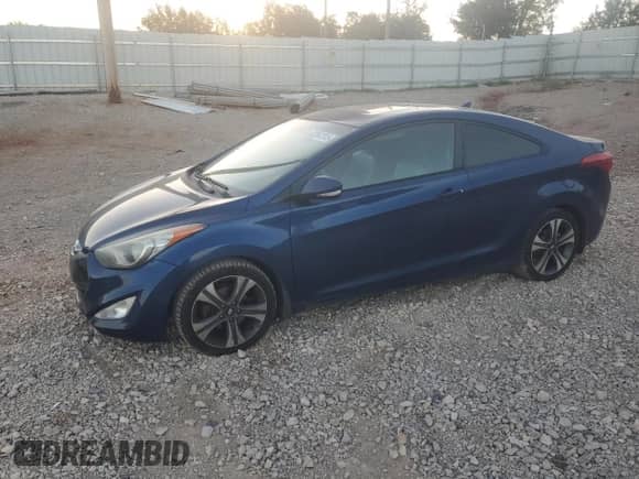 2013 Hyundai Elantra SE z VIN KMHDH6AE8DU002452, wystawiony jako Copart lot #82541515 z przebiegiem 249 513 mil mil oraz Czysty tytuł • Clean title. Historia ofert i sprzedaży dostępna na DreamBid. Obrazek 1.