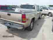 2004 GMC Sierra 1500 SLE z VIN 2GTEK13T841413502, wystawiony jako IAAI lot #42226796 z przebiegiem 192 481 mil mil oraz . Historia ofert i sprzedaży dostępna na DreamBid. Obrazek 4.
