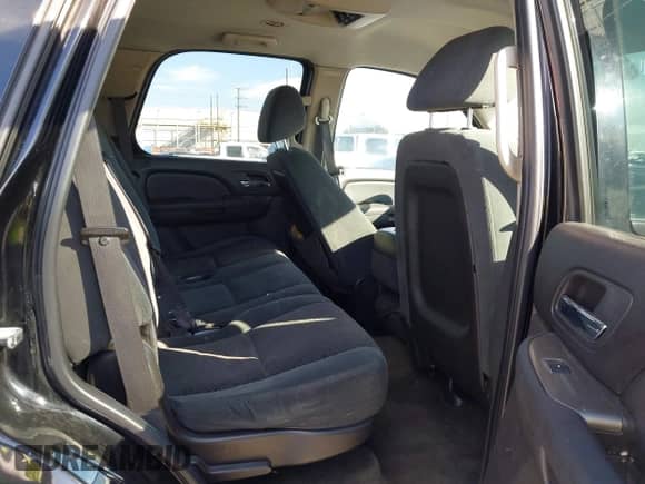 2007 Chevrolet Tahoe LS with VIN 1GNFC13C27R347789, listed as a IAAI auction lot 43595543 with 255,773 mi miles and . Bid and sale history available at DreamBid. Image 8.