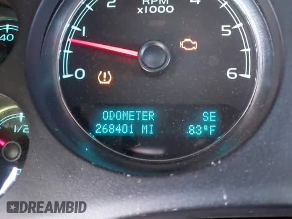 2010 Chevrolet Suburban LT z VIN 1GNUCJE08AR133987, wystawiony jako IAAI lot #42413997 z przebiegiem 268 401 mil mil oraz . Historia ofert i sprzedaży dostępna na DreamBid. Obrazek 16.