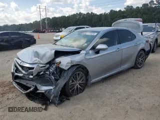 2024 Toyota Camry SE with VIN 4T1T11AK5RU897835, listed as a Copart auction lot 71793245 with 52,818 mi miles and Salvage title. Bid and sale history available at DreamBid. Image 1.
