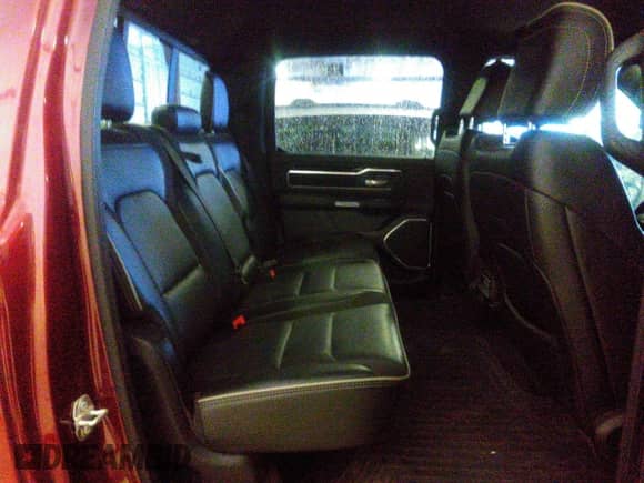 2021 Ram 1500 Laramie z VIN 1C6SRFJT0MN590694, wystawiony jako IAAI lot #38916627 z przebiegiem 69 718 mil mil oraz . Historia ofert i sprzedaży dostępna na DreamBid. Obrazek 8.