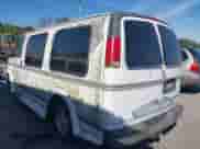 1998 Chevrolet Express Cargo YF7 z VIN 1GBFG15R2W1093422, wystawiony jako IAAI lot #43501255 z przebiegiem 161 893 mil mil oraz . Historia ofert i sprzedaży dostępna na DreamBid. Obrazek 3.