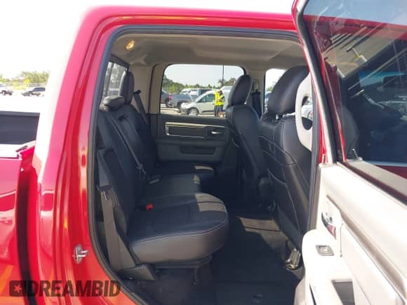 2017 Ram 1500 Lone Star z VIN 1C6RR6LTXHS836167, wystawiony jako IAAI lot #42698210 z przebiegiem 102 452 mil mil oraz . Historia ofert i sprzedaży dostępna na DreamBid. Obrazek 8.