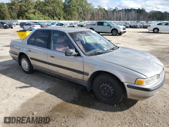 1990 Honda Accord с VIN 1HGCB7658LA103783, выставлен на аукционе Copart как лот 81592564 с пробегом 239 747 миль миль и Списание • Salvage title. История ставок и продаж доступна на DreamBid. Изображение 4.