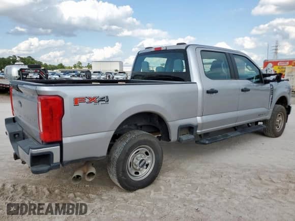 2024 Ford F-250 XL z VIN 1FT7W2BT0RED97130, wystawiony jako Copart lot #58915155 z przebiegiem 17 269 mil mil oraz Szkoda całkowita • Salvage title. Historia ofert i sprzedaży dostępna na DreamBid. Obrazek 3.