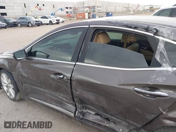 2015 Hyundai Azera Limited с VIN KMHFH4JG1FA429653, выставлен на аукционе IAAI как лот 42652060 с пробегом 93 387 миль миль и . История ставок и продаж доступна на DreamBid. Изображение 6.