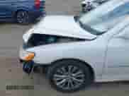 2011 Hyundai Azera Limited z VIN KMHFC4DF6BA552778, wystawiony jako IAAI lot #42822958 z przebiegiem 173 896 mil mil oraz . Historia ofert i sprzedaży dostępna na DreamBid. Obrazek 14.