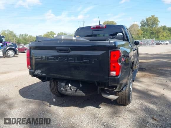 2024 Chevrolet Colorado 4WD Z71 с VIN 1GCPTDEK7R1229824, выставлен на аукционе IAAI как лот 43393779 с пробегом 9 831 миль миль и . История ставок и продаж доступна на DreamBid. Изображение 17.