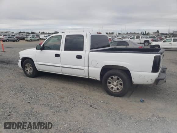 2006 GMC Sierra 1500 SLE1 z VIN 2GTEC13T361232078, wystawiony jako Copart lot #81847675 z przebiegiem 322 202 mil mil oraz Szkoda całkowita • Salvage title. Historia ofert i sprzedaży dostępna na DreamBid. Obrazek 2.
