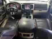 2013 Ram 1500 Laramie Longhorn z VIN 1C6RR7PT7DS679255, wystawiony jako Copart lot #68107465 z przebiegiem 296 504 mil mil oraz Czysty tytuł • Clean title. Historia ofert i sprzedaży dostępna na DreamBid. Obrazek 8.