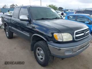 2001 Toyota Tundra SR5 with VIN 5TBRN34111S211132, listed as a IAAI auction lot 42117174 with 285,810 mi miles and . Bid and sale history available at DreamBid. Image 1.