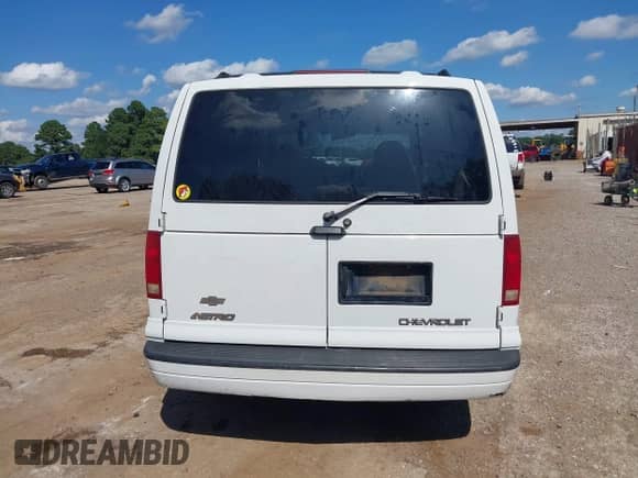 2002 Chevrolet Astro with VIN 1GNDM19X52B108611, listed as a IAAI auction lot 43312749 with Not provided miles and . Bid and sale history available at DreamBid. Image 17.