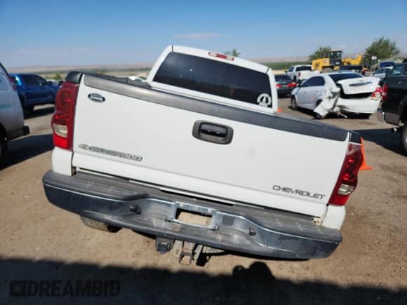 2003 Chevrolet Silverado 2500HD LT z VIN 1GCHK23113F145501, wystawiony jako Copart lot #70330285 z przebiegiem 193 103 mil mil oraz Szkoda całkowita • Salvage title. Historia ofert i sprzedaży dostępna na DreamBid. Obrazek 6.