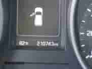 2018 Hyundai Santa Fe 2.4L с VIN 5XYZT3LB6JG554006, выставлен на аукционе IAAI как лот 41800244 с пробегом 210 743 миль миль и . История ставок и продаж доступна на DreamBid. Изображение 15.