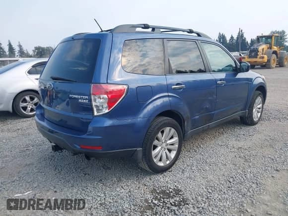 2011 Subaru Forester X Limited z VIN JF2SHAEC7BH700629, wystawiony jako IAAI lot #43159008 z przebiegiem 155 621 mil mil oraz . Historia ofert i sprzedaży dostępna na DreamBid. Obrazek 4.