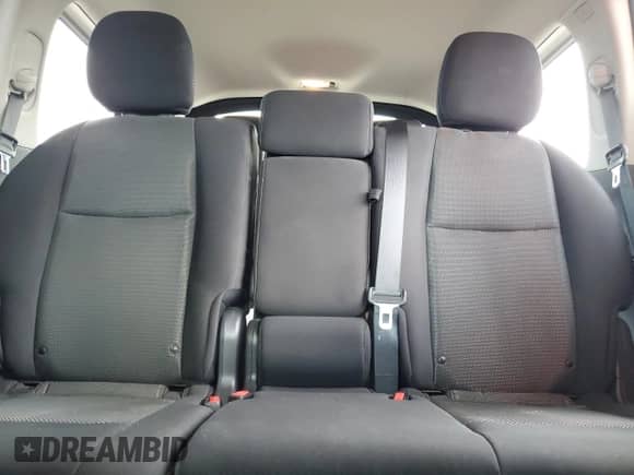 2019 Nissan Pathfinder SV z VIN 5N1DR2MM2KC641468, wystawiony jako Copart lot #67724295 z przebiegiem 86 595 mil mil oraz Szkoda całkowita • Salvage title. Historia ofert i sprzedaży dostępna na DreamBid. Obrazek 10.