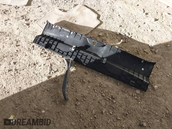 2017 Chrysler 300 C with VIN 2C3CCAEG3HH657922, listed as a IAAI auction lot 43319648 with 118,622 mi miles and . Bid and sale history available at DreamBid. Image 12.