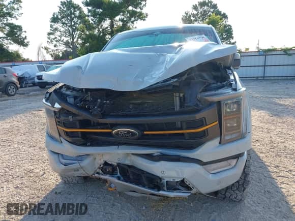 2023 Ford F-150 XL z VIN 1FTEW1E80PFB36547, wystawiony jako IAAI lot #42914750 z przebiegiem 70 194 mil mil oraz . Historia ofert i sprzedaży dostępna na DreamBid. Obrazek 6.