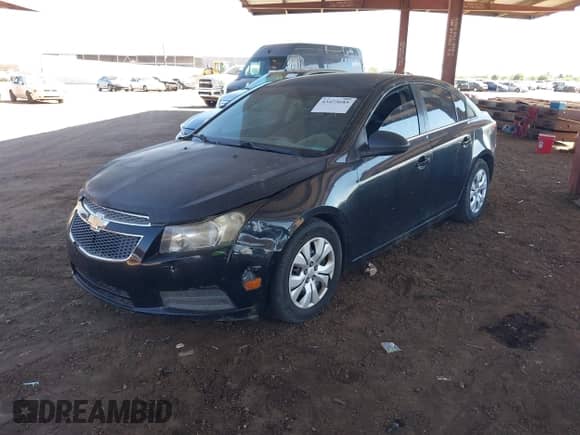 2012 Chevrolet Cruze LS z VIN 1G1PC5SH2C7379755, wystawiony jako IAAI lot #43475685 z przebiegiem 119 961 mil mil oraz . Historia ofert i sprzedaży dostępna na DreamBid. Obrazek 2.