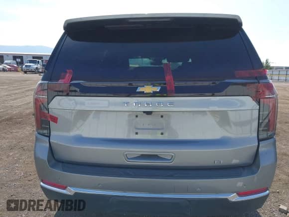 2025 Chevrolet Tahoe LT z VIN 1GNS5NRD9SR155150, wystawiony jako IAAI lot #43167943 z przebiegiem Nie podano mil oraz . Historia ofert i sprzedaży dostępna na DreamBid. Obrazek 16.