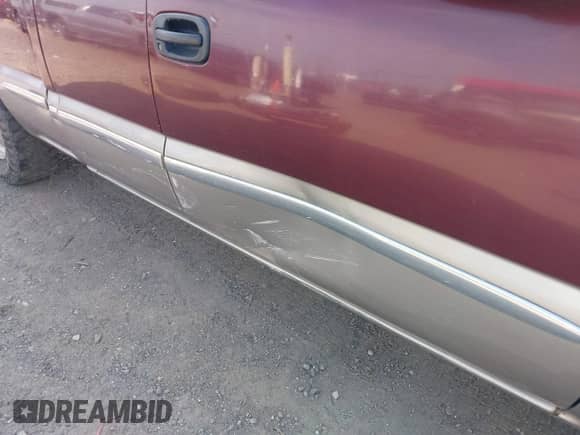 1999 GMC Sierra 1500 SL с VIN 1GTEK19T1XE535029, выставлен на аукционе IAAI как лот 42942267 с пробегом 285 652 миль миль и . История ставок и продаж доступна на DreamBid. Изображение 20.