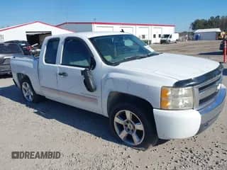 2007 Chevrolet Silverado 1500 1LT with VIN 1GCEC19J57Z502572, listed as a IAAI auction lot 36419017 with 408,345 mi miles and . Bid and sale history available at DreamBid. Image 1.