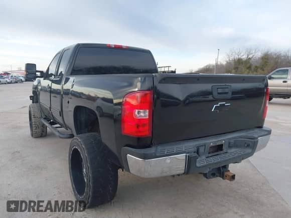 2011 Chevrolet Silverado 2500HD LT с VIN 1GC2KXC88BZ292640, выставлен на аукционе IAAI как лот 41274327 с пробегом 318 604 миль миль и . История ставок и продаж доступна на DreamBid. Изображение 3.