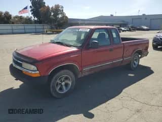 1998 Chevrolet S-10 LS с VIN 1GCCS1940W8210935, выставлен на аукционе Copart как лот 52453645 с пробегом 185 069 миль миль и Списание • Salvage title. История ставок и продаж доступна на DreamBid. Изображение 1.