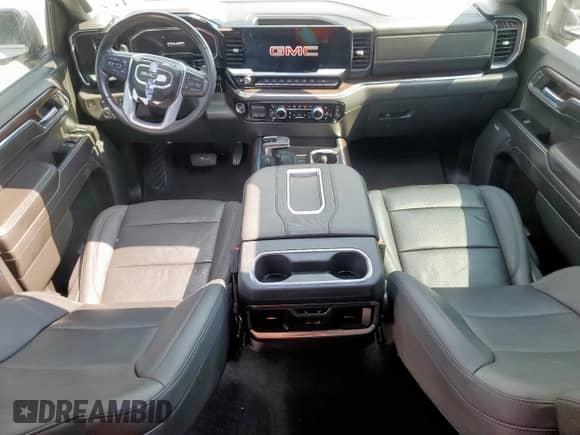 2022 GMC Sierra 1500 SLT with VIN 3GTUUDED4NG656603, listed as a Copart auction lot 67720425 with 28,215 mi miles and Salvage title. Bid and sale history available at DreamBid. Image 8.