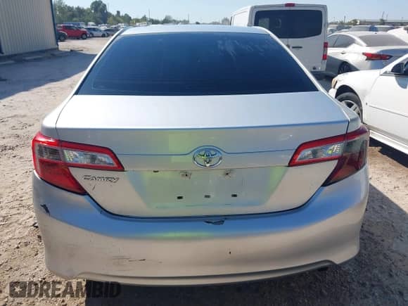 2014 Toyota Camry L с VIN 4T4BF1FK2ER440325, выставлен на аукционе IAAI как лот 43327460 с пробегом 126 798 миль миль и . История ставок и продаж доступна на DreamBid. Изображение 16.