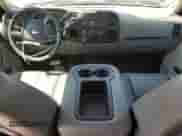 2014 Chevrolet Silverado 2500HD Work Truck z VIN 1GC1KVC83EF137290, wystawiony jako Copart lot #80095975 z przebiegiem 163 019 mil mil oraz Szkoda całkowita • Salvage title. Historia ofert i sprzedaży dostępna na DreamBid. Obrazek 8.