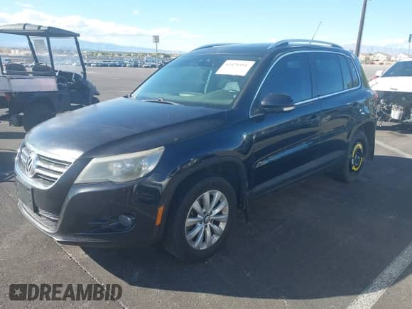 2011 Volkswagen Tiguan S с VIN WVGAV7AX5BW510883, выставлен на аукционе IAAI как лот 43471951 с пробегом 171 076 миль миль и . История ставок и продаж доступна на DreamBid. Изображение 2.