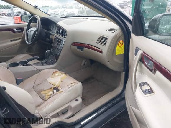 2004 Volvo S60 с VIN YV1RS59V042391619, выставлен на аукционе IAAI как лот 42961213 с пробегом 205 357 миль миль и . История ставок и продаж доступна на DreamBid. Изображение 5.