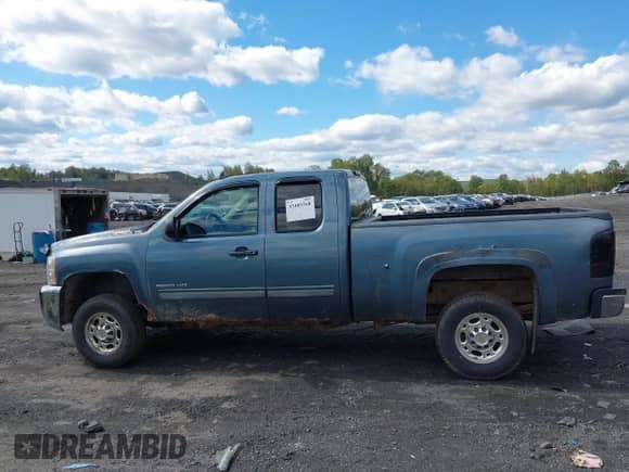 2010 Chevrolet Silverado 2500HD LT с VIN 1GC5KXBG3AZ217686, выставлен на аукционе IAAI как лот 43403368 с пробегом 151 368 миль миль и . История ставок и продаж доступна на DreamBid. Изображение 14.