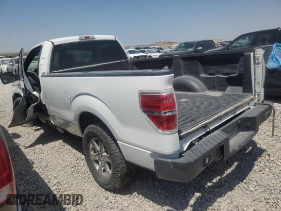 2010 Ford F-150 XL с VIN 1FTMF1C82AKE65683, выставлен на аукционе Copart как лот 52173035 с пробегом Не указан миль и Списание • Salvage title. История ставок и продаж доступна на DreamBid. Изображение 2.