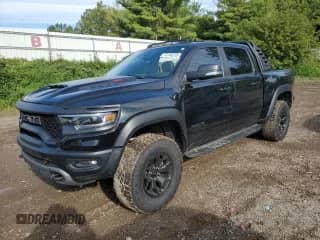 2022 Ram 1500 TRX z VIN 1C6SRFU92NN290656, wystawiony jako Copart lot #70740215 z przebiegiem 29 469 mil mil oraz Czysty tytuł • Clean title. Historia ofert i sprzedaży dostępna na DreamBid. Obrazek 1.