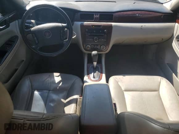 2008 Chevrolet Impala LTZ z VIN 2G1WU583589243632, wystawiony jako Copart lot #63554035 z przebiegiem 285 744 mil mil oraz Szkoda całkowita • Salvage title. Historia ofert i sprzedaży dostępna na DreamBid. Obrazek 8.