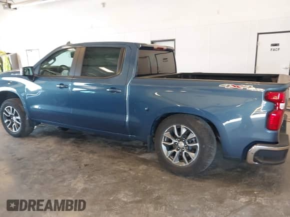 2024 Chevrolet Silverado 1500 LT z VIN 1GCPDKEKXRZ184977, wystawiony jako IAAI lot #43245611 z przebiegiem 26 577 mil mil oraz . Historia ofert i sprzedaży dostępna na DreamBid. Obrazek 14.