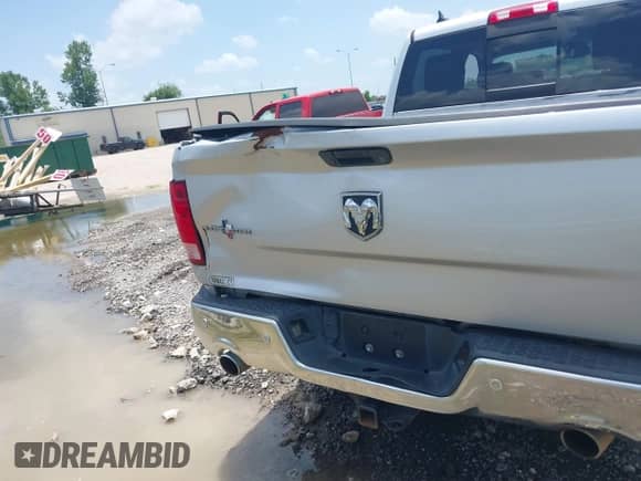 2015 Ram 1500 Outdoorsman with VIN 1C6RR6LT1FS729280, listed as a IAAI auction lot 42445245 with 175,649 mi miles and . Bid and sale history available at DreamBid. Image 6.