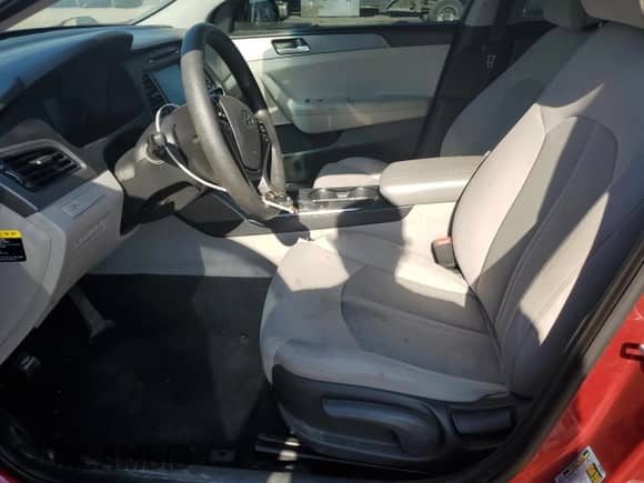 2016 Hyundai Sonata SE с VIN 5NPE24AF1GH410569, выставлен на аукционе Copart как лот 86793525 с пробегом 114 325 миль миль и Списание • Salvage title. История ставок и продаж доступна на DreamBid. Изображение 7.