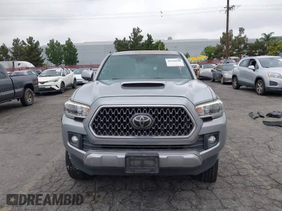 2019 Toyota Tacoma SR5 с VIN 3TMAZ5CN3KM104917, выставлен на аукционе IAAI как лот 43210298 с пробегом 136 976 миль миль и . История ставок и продаж доступна на DreamBid. Изображение 13.