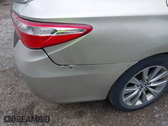 2016 Toyota Camry LE z VIN 4T1BD1FK9GU178077, wystawiony jako IAAI lot #42881844 z przebiegiem 264 207 mil mil oraz . Historia ofert i sprzedaży dostępna na DreamBid. Obrazek 17.